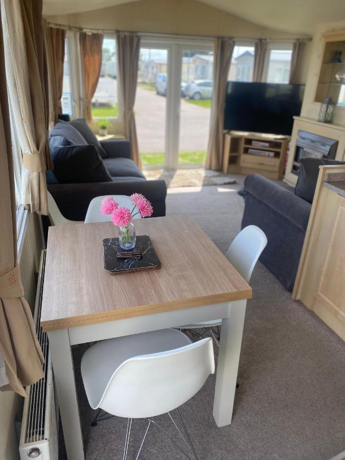 6 Berth Seawick Caravan Park, St Osyth Colchester Exterior photo